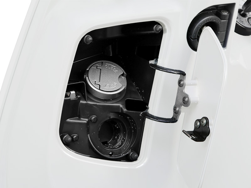 Front-mounted Fuel Cap